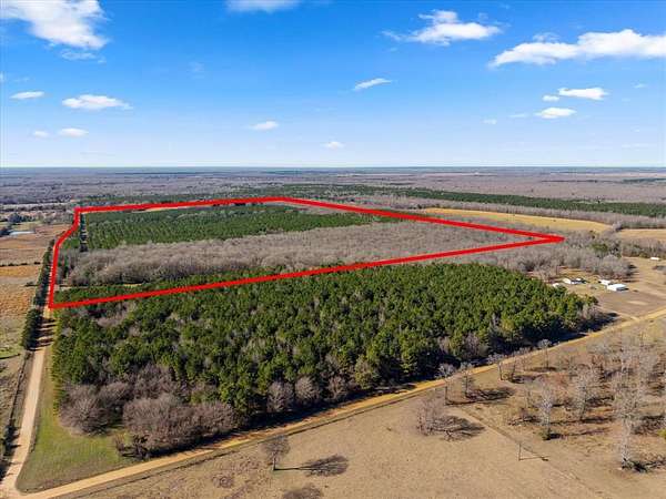 195 Acres of Agricultural & Residential Land for Sale in De Kalb, Texas