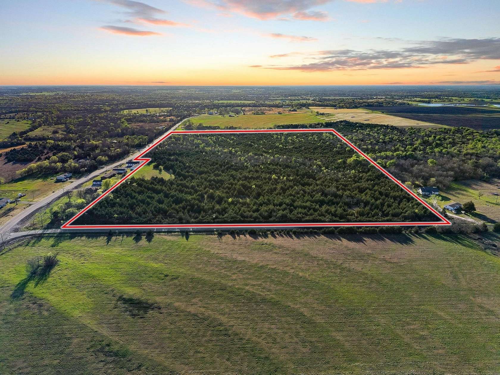 44 Acres of Recreational & Residential Land for Sale in Wolfe City, Texas