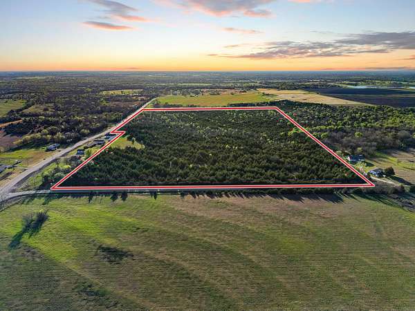 44 Acres of Recreational & Residential Land for Sale in Wolfe City, Texas
