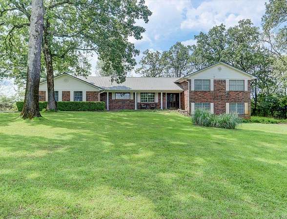 1.87 Acres of Land with Home for Sale in Hot Springs, Arkansas