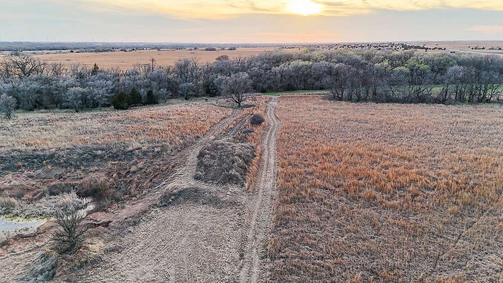 193 Acres of Recreational Land for Sale in Spivey, Kansas