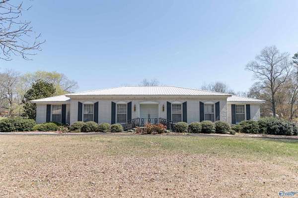 4.53 Acres of Land with Home for Sale in Crossville, Alabama