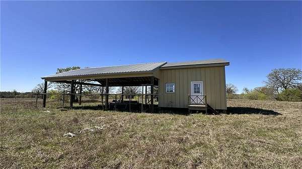 99.8 Acres of Land for Sale in Midway, Texas
