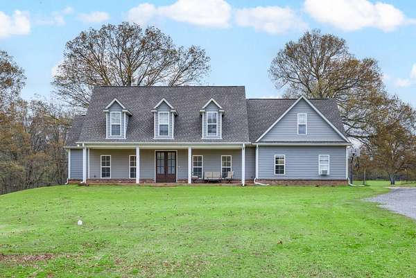 9.39 Acres of Land with Home for Sale in Nesbit, Mississippi