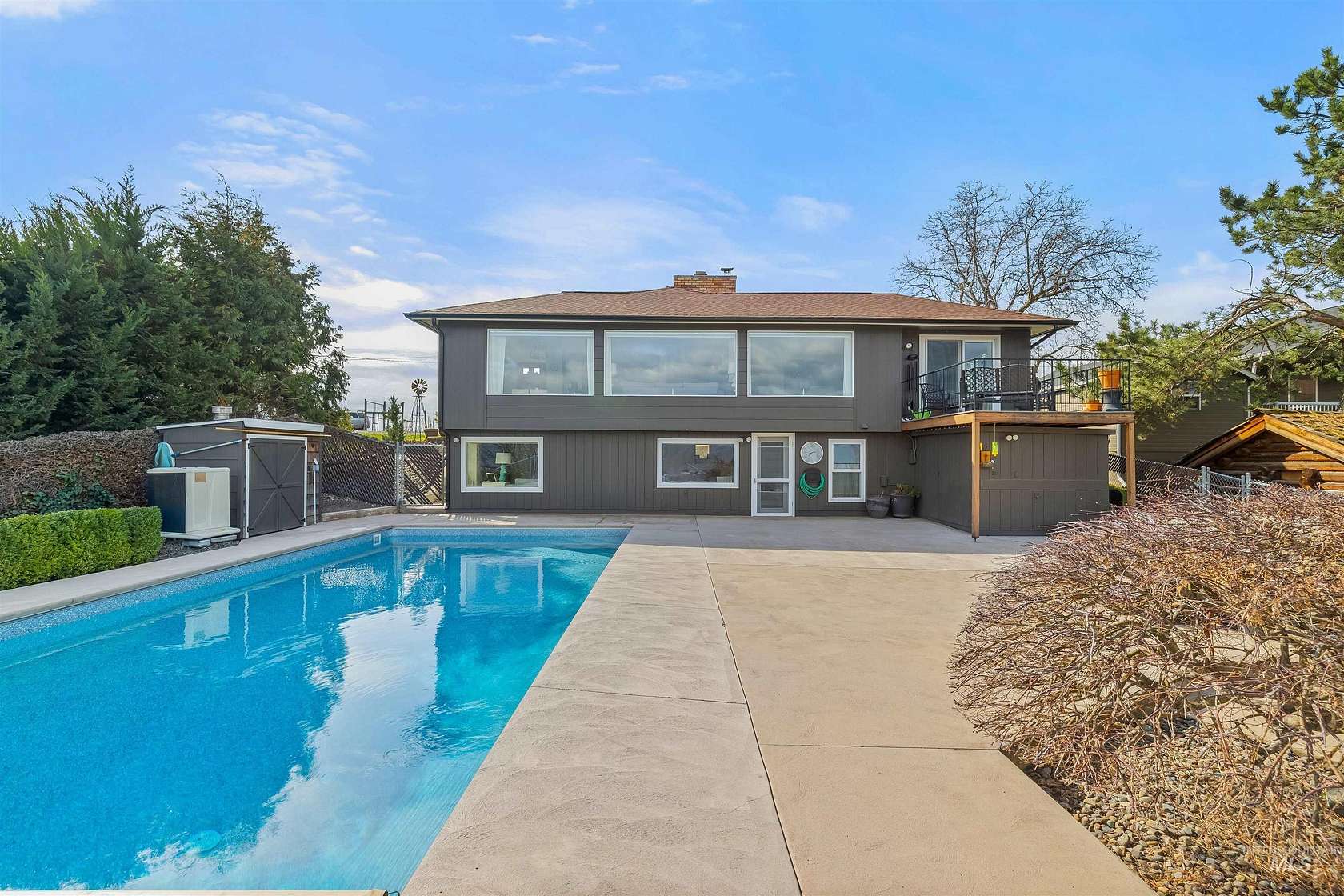 3.67 Acres of Land with Home for Sale in Clarkston, Washington