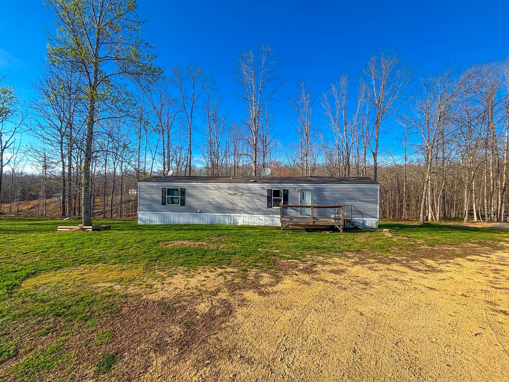 3.8 Acres of Land with Home for Sale in Summertown, Tennessee