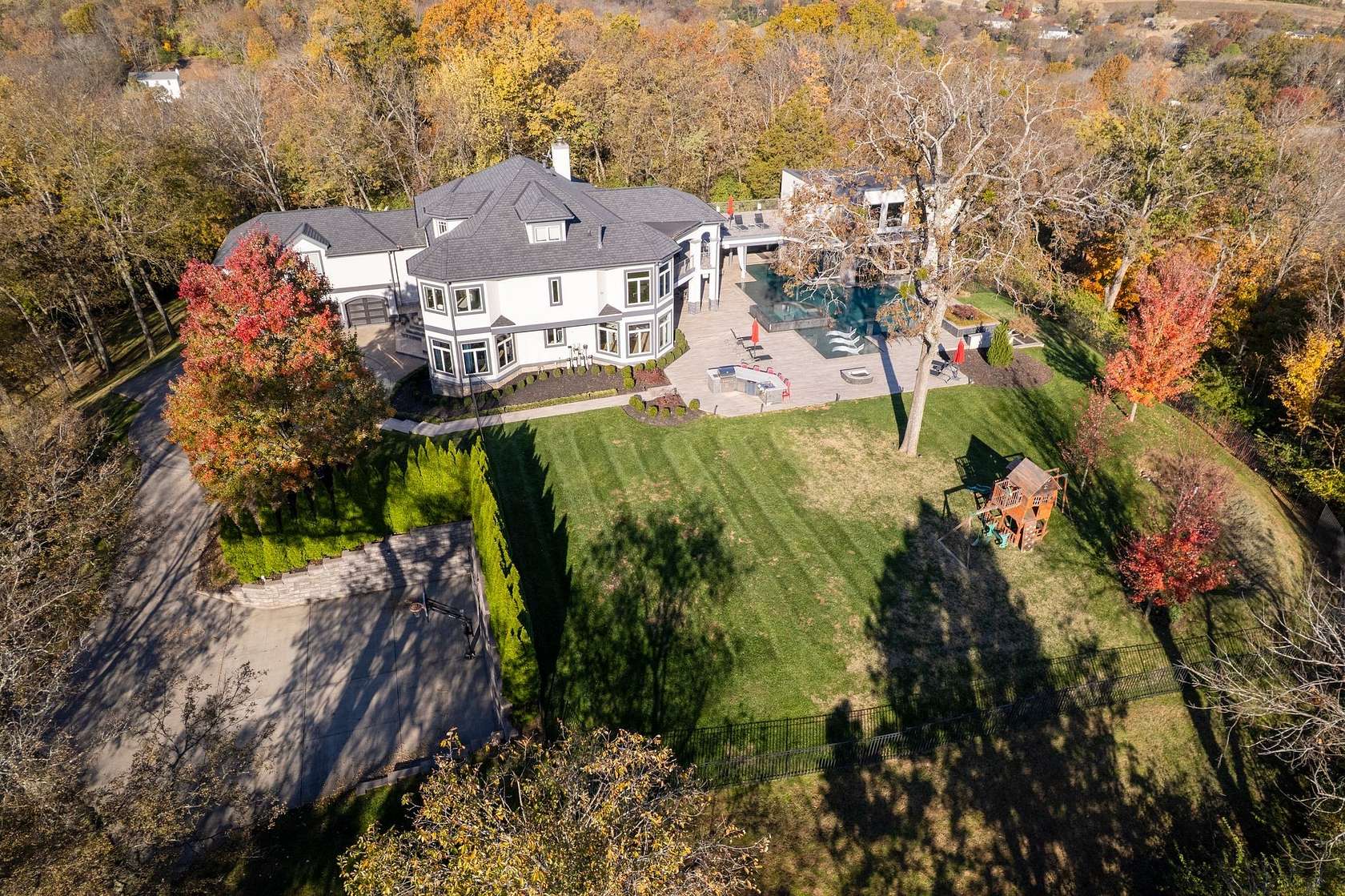 2 Acres of Land with Home for Sale in Nashville, Tennessee