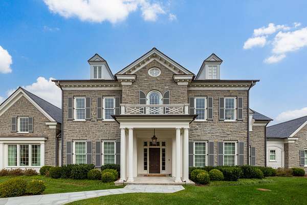 1.69 Acres of Land with Home for Sale in Franklin, Tennessee