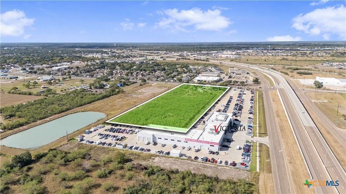 7.32 Acres of Improved Commercial Land for Sale in Victoria, Texas