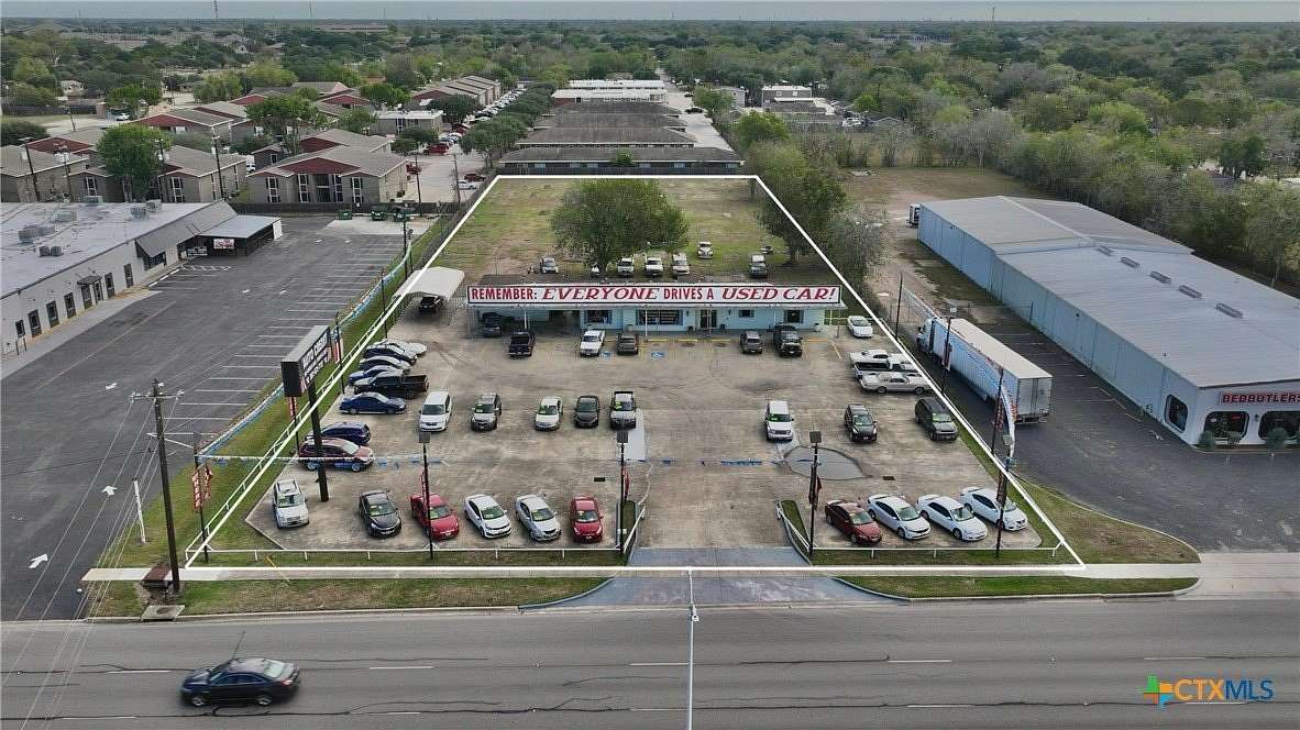 1.87 Acres of Improved Commercial Land for Sale in Victoria, Texas