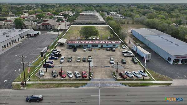 1.87 Acres of Improved Commercial Land for Sale in Victoria, Texas