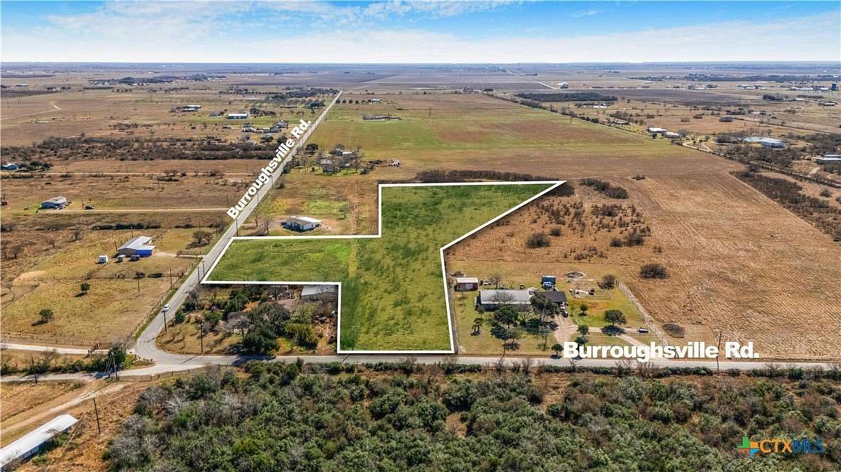 7.38 Acres of Residential Land for Sale in Victoria, Texas