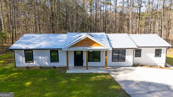 2 Acres of Land with Home for Sale in Molena, Georgia