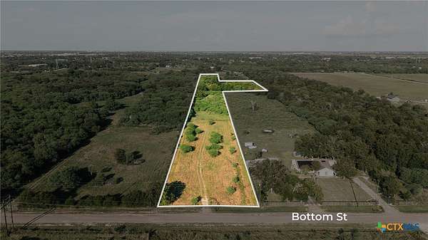 7.34 Acres of Agricultural Land for Sale in Victoria, Texas