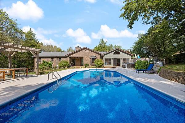 1.5 Acres of Land with Home for Sale in Old Hickory, Tennessee