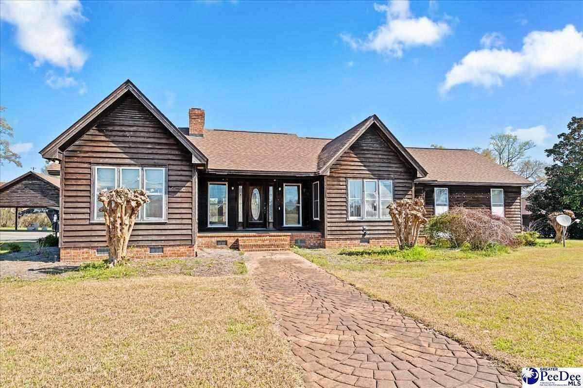 33.4 Acres of Land with Home for Sale in Lamar, South Carolina