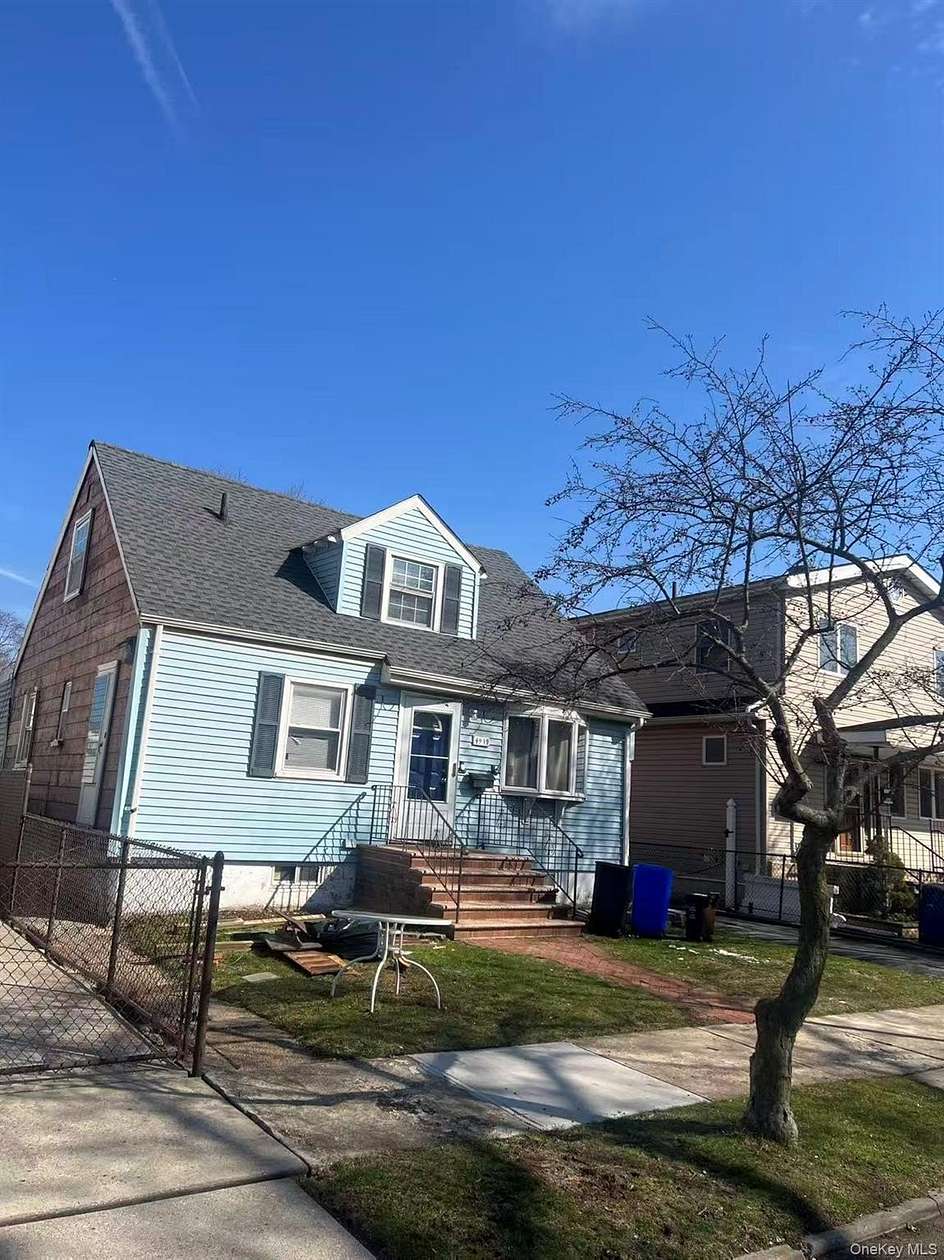 0.09 Acres of Residential Land for Sale in Fresh Meadows, New York