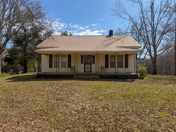 75 Acres of Land with Home for Sale in Thaxton, Mississippi