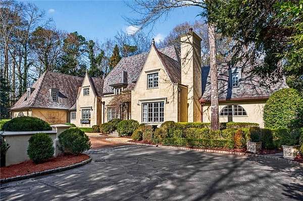 2 Acres of Land with Home for Sale in Atlanta, Georgia