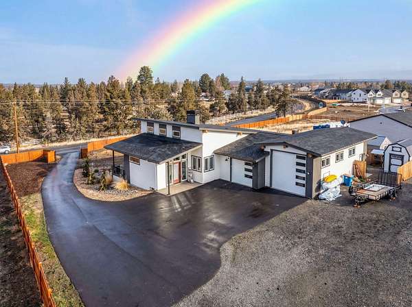 1.56 Acres of Land with Home for Sale in Redmond, Oregon