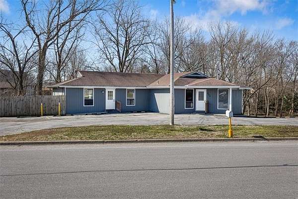 2 Acres of Commercial Land for Sale in Kearney, Missouri