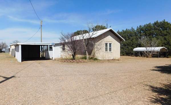 2 Acres of Land with Home for Sale in Muleshoe, Texas
