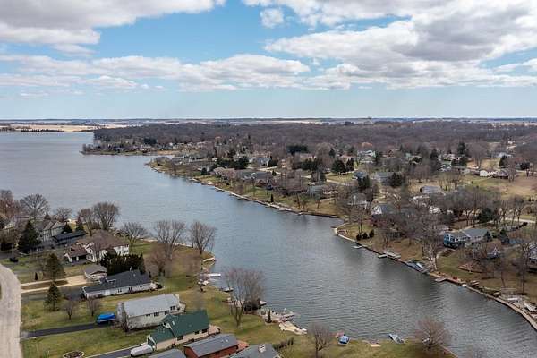 0.41 Acres of Residential Land for Sale in Lake Summerset, Illinois