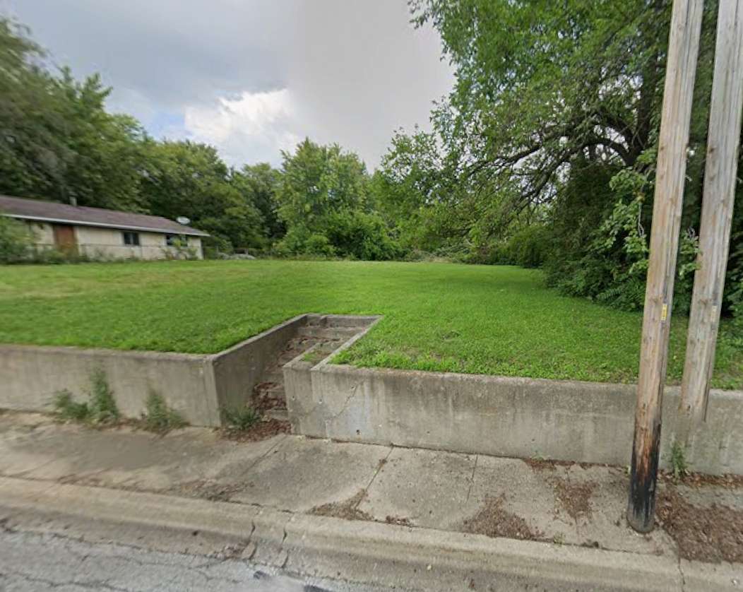 0.46 Acres of Residential Land for Sale in Decatur, Illinois