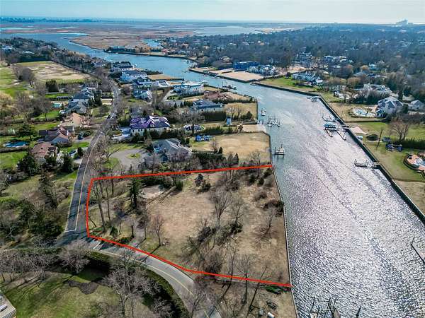 1.6 Acres of Residential Land for Sale in Hewlett Harbor, New York