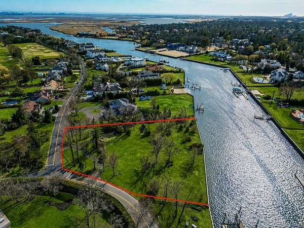 1.6 Acres of Residential Land for Sale in Hewlett Harbor, New York