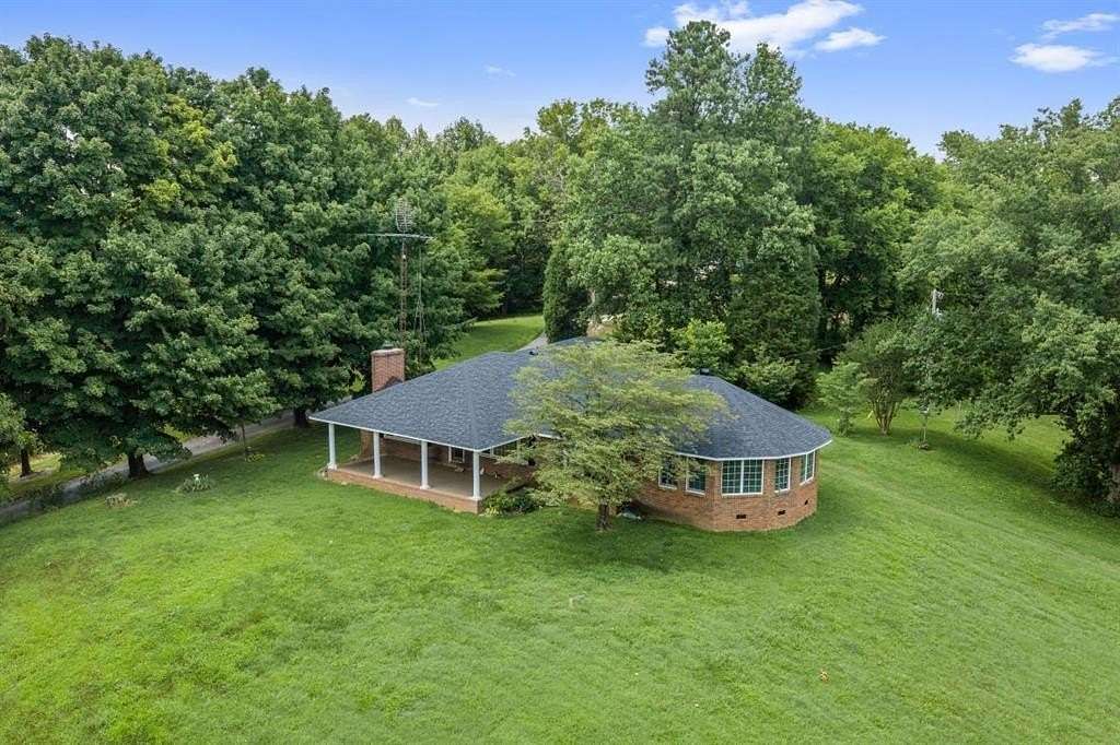 5.5 Acres of Land with Home for Sale in Owensboro, Kentucky