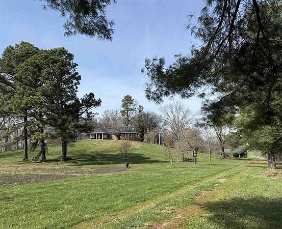 5.53 Acres of Land with Home for Sale in Owensboro, Kentucky