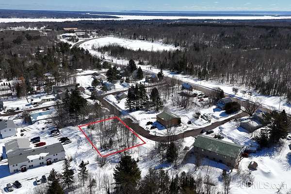 0.28 Acres of Residential Land for Sale in Houghton, Michigan