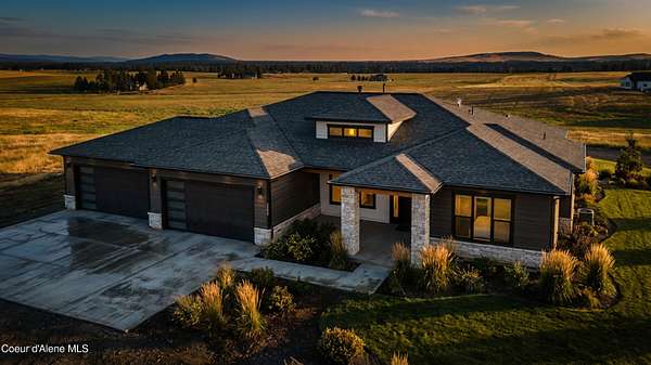 10 Acres of Recreational Land with Home for Sale in Nordman, Idaho