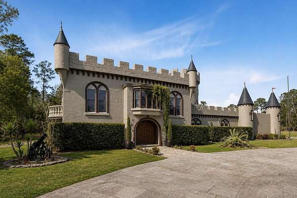 10 Acres of Land with Home for Sale in Orlando, Florida