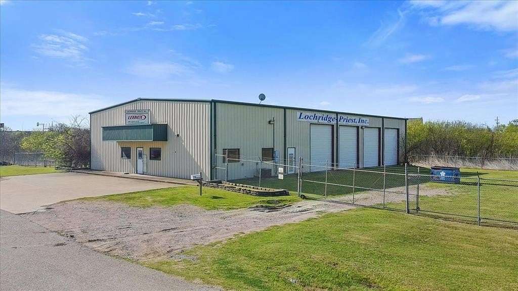 11.3 Acres of Commercial Land for Sale in Corsicana, Texas