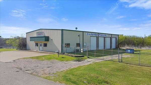 11.3 Acres of Mixed-Use Land for Sale in Corsicana, Texas