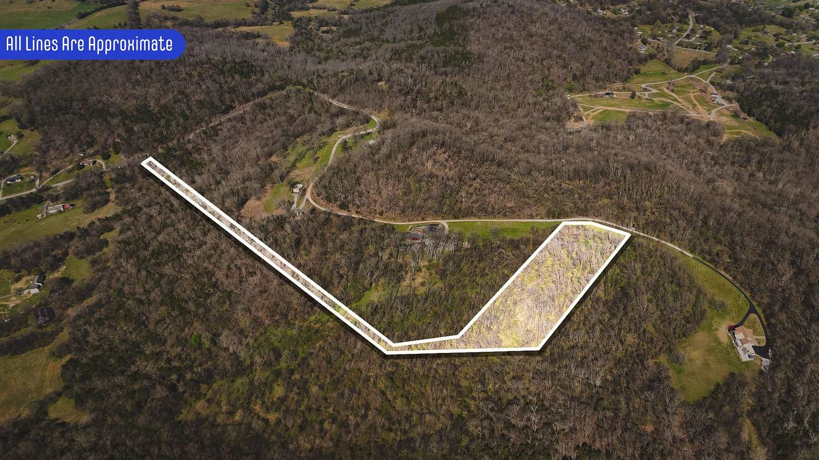 10.4 Acres of Recreational & Residential Land for Sale in Hartsville, Tennessee