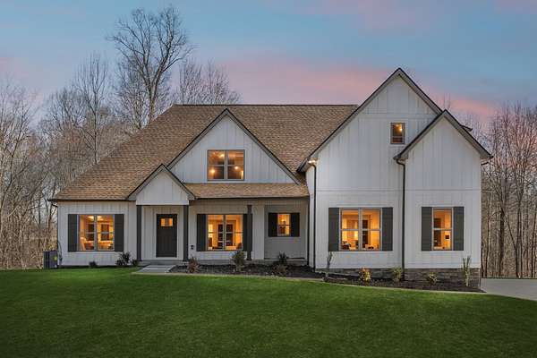 7.33 Acres of Land with Home for Sale in Springfield, Tennessee