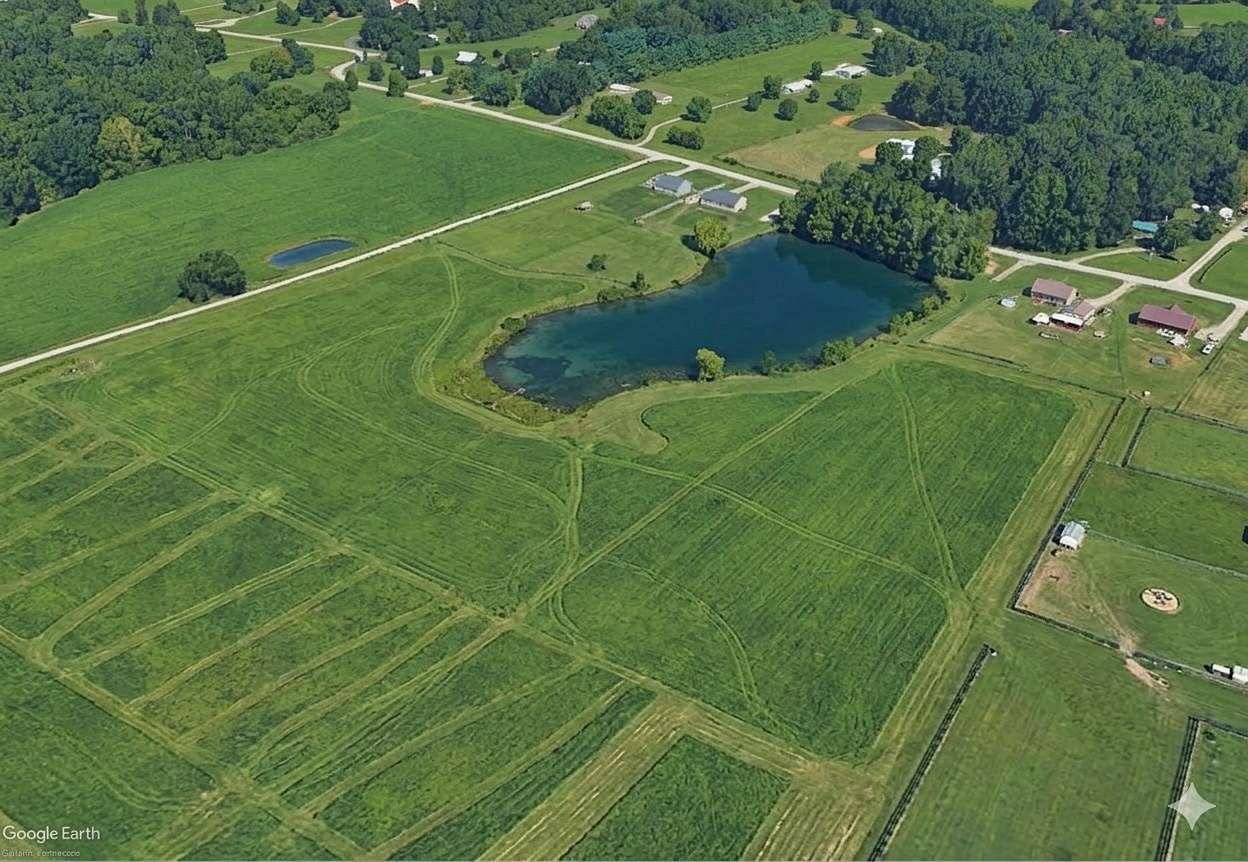 10 Acres of Recreational & Residential Land for Sale in Portland, Tennessee