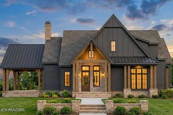 16.9 Acres of Land with Home for Sale in Oak Ridge, Tennessee