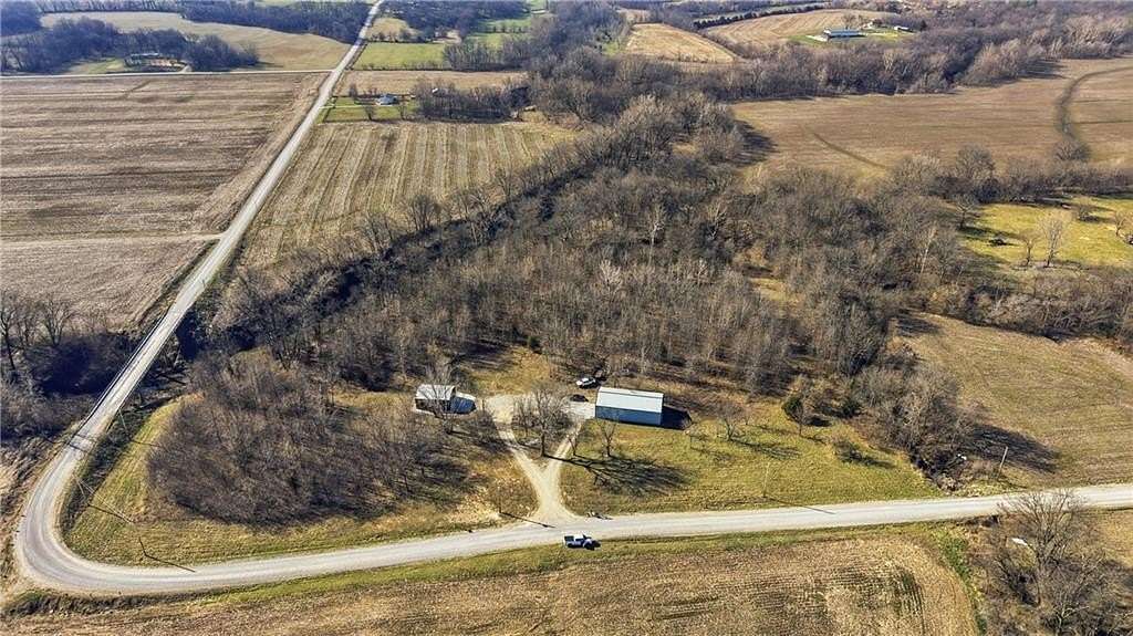 9.3 Acres of Improved Land for Sale in Higginsville, Missouri