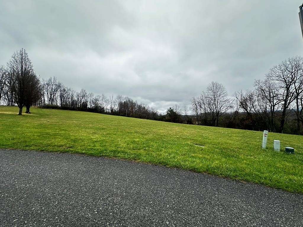 1 Acre of Residential Land for Sale in Princeton, West Virginia