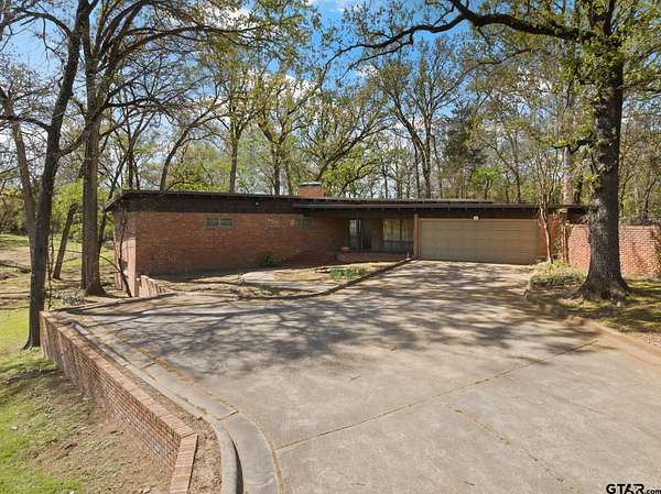 3.3 Acres of Land with Home for Sale in Mount Pleasant, Texas