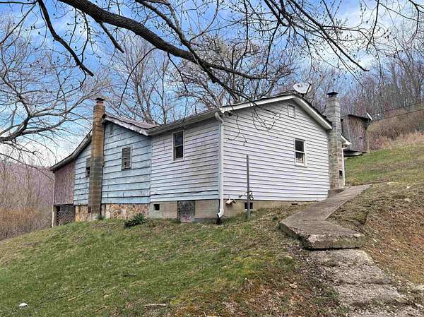 3.18 Acres of Land with Home for Sale in Pearisburg, Virginia