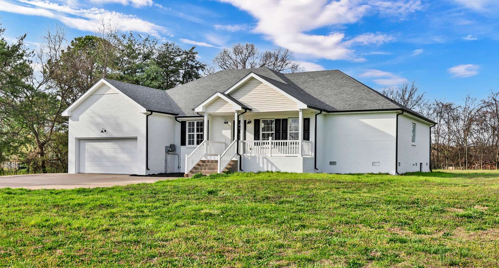 5 Acres of Land with Home for Sale in Clarksville, Tennessee