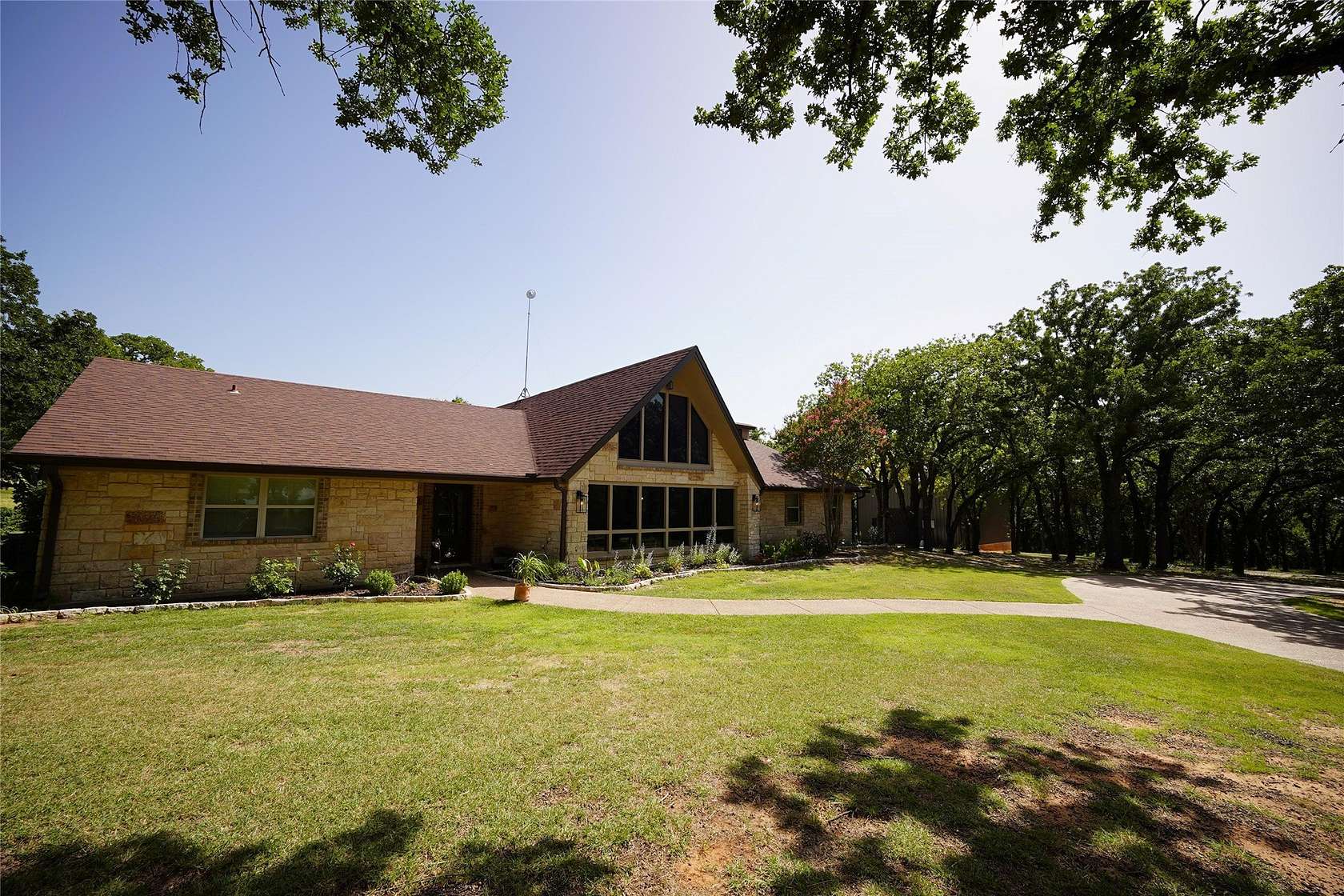 15.4 Acres of Land with Home for Sale in Decatur, Texas