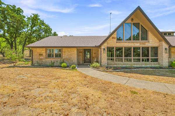 15.4 Acres of Land with Home for Sale in Decatur, Texas