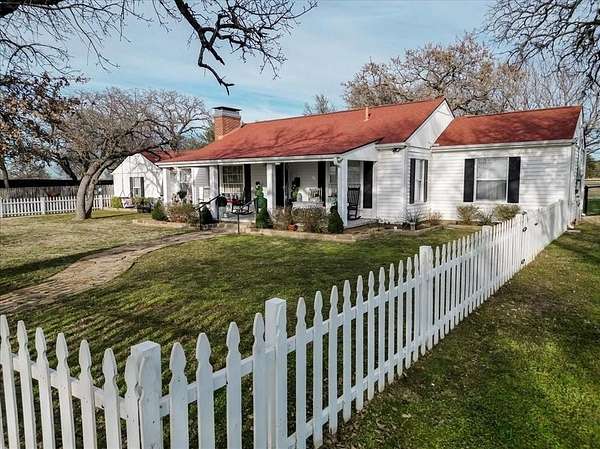 6.7 Acres of Land with Home for Sale in Mineral Wells, Texas