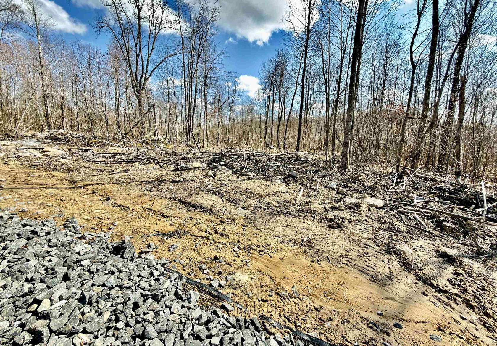 4 Acres of Residential Land for Sale in Moatsville, West Virginia
